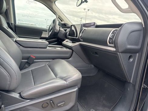 Used 2025 Ford Expedition Max Active AWD/4WD image 14