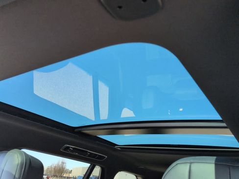 New 2026 Land Rover Range Rover Long Wheelbase SE image 19