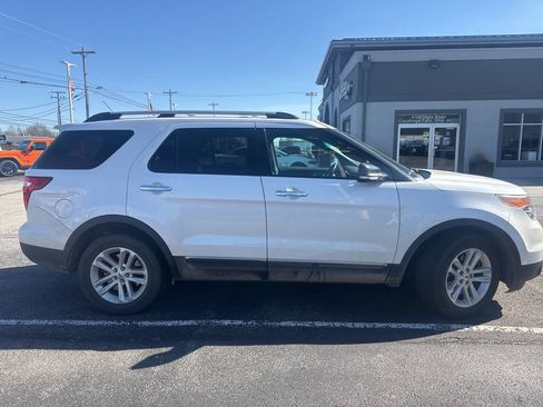 Used 2014 Ford Explorer XLT w/ Equipment Group 202A image 6
