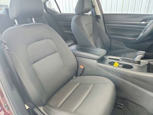 Used 2025 Nissan Altima 2.5 SV w/ SV Special Edition Package image 40