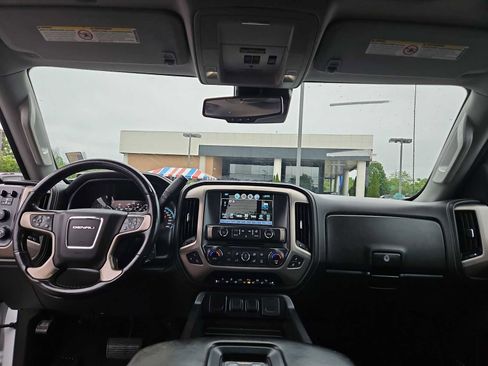 Used 2019 GMC Sierra 2500 Denali w/ Suspension Package, Off-Road AWD/4WD image 27