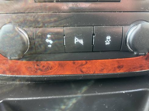 Used 2013 Chevrolet Suburban 2500 LS w/ Convenience Package 1 image 19