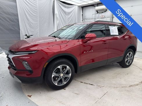 Used 2024 Chevrolet Blazer LT w/ Convenience Package FWD image 3