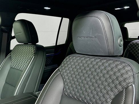 Used 2025 GMC Acadia Denali w/ Super Cruise Package AWD/4WD image 21
