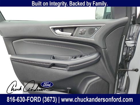 Used 2024 Ford Edge Titanium image 19