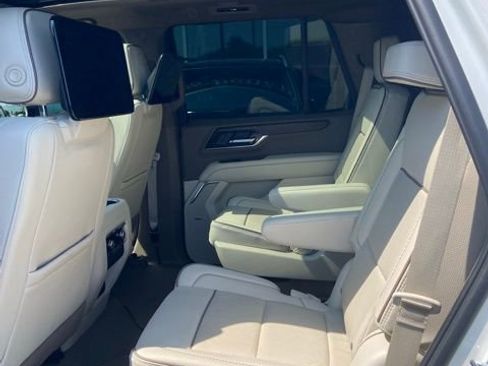 Used 2025 GMC Yukon Denali w/ Advanced Technology Package RWD image 5