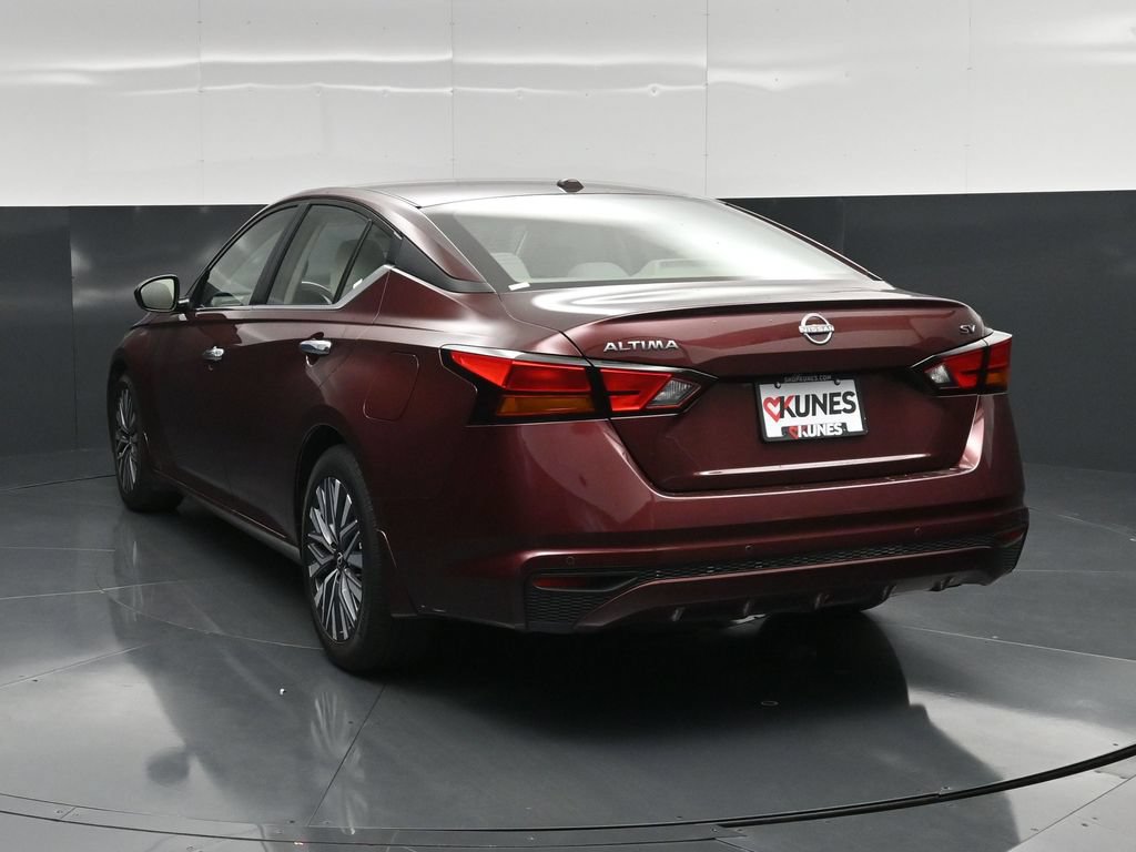 Used 2024 Nissan Altima 2.5 SV FWD image 8