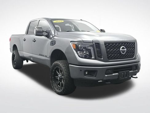 Used 2018 Nissan Titan SL w/ Midnight Edition AWD/4WD image 3