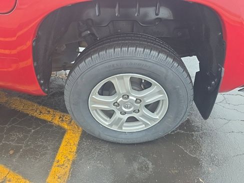 Used 2017 Toyota Tundra SR5 image 12