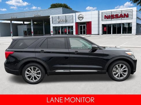 Used 2021 Ford Explorer XLT w/ Equipment Group 202A RWD image 11