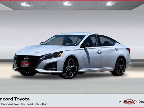 Used 2024 Nissan Altima 2.5 SR FWD image 1