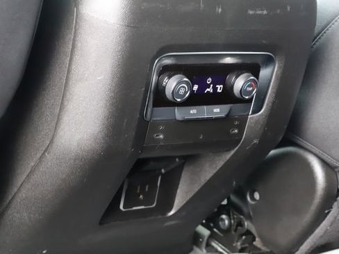 Used 2025 Chevrolet Tahoe LT AWD/4WD image 21