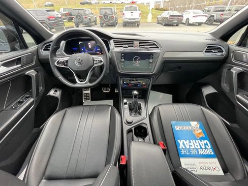 Used 2022 Volkswagen Tiguan SE R-Line image 25