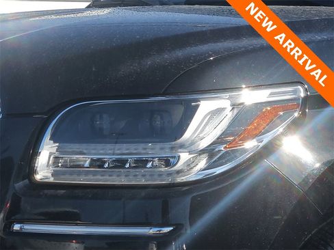 Used 2019 Lincoln Navigator L Reserve image 3