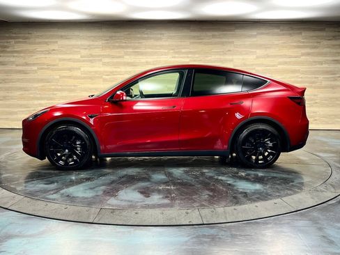 Used 2022 Tesla Model Y Long Range AWD/4WD image 20