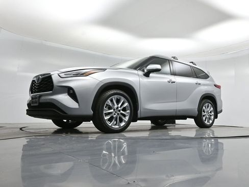 Used 2022 Toyota Highlander Limited image 45