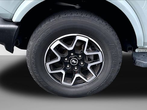 Used 2022 Ford Bronco Outer Banks AWD/4WD image 2