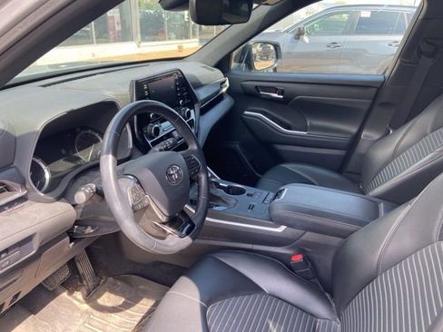Used 2021 Toyota Highlander XSE image 15
