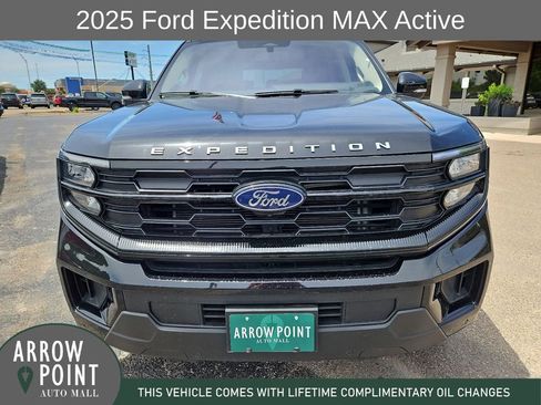 Used 2025 Ford Expedition Max Active AWD/4WD image 3