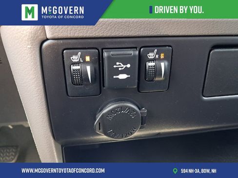 Used 2020 Toyota Sienna XLE w/ Carpet Mat Package AWD/4WD image 25