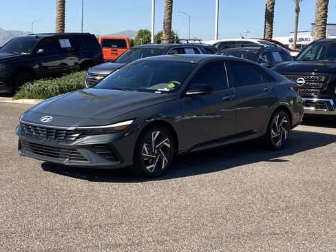 Certified 2025 Hyundai Elantra Sport image 7