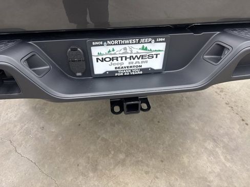 Used 2025 Jeep Gladiator Willys image 20