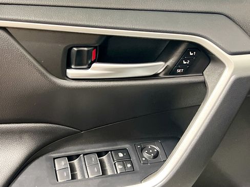 Used 2023 Toyota RAV4 XLE Premium image 16