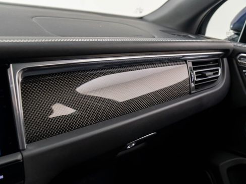 Certified 2025 Porsche Macan GTS image 30