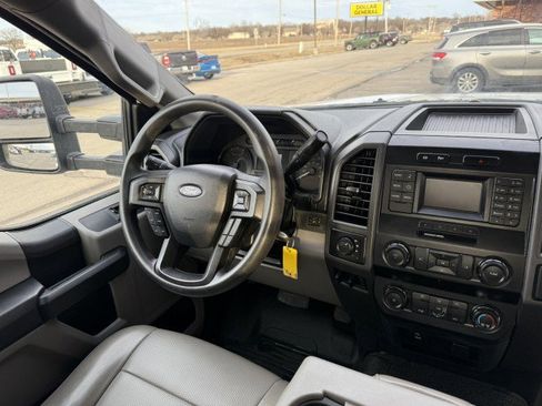 Used 2019 Ford F550 4x4 Regular Cab Super Duty w/ XL Value Package image 8