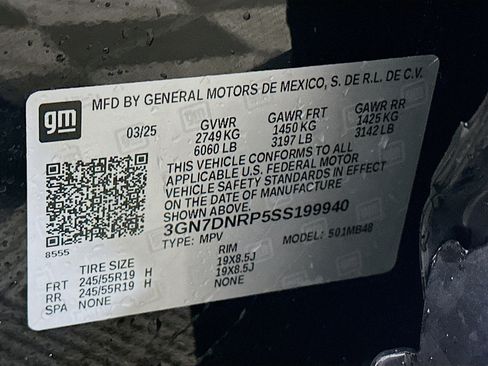 Used 2025 Chevrolet Equinox EV LT image 12