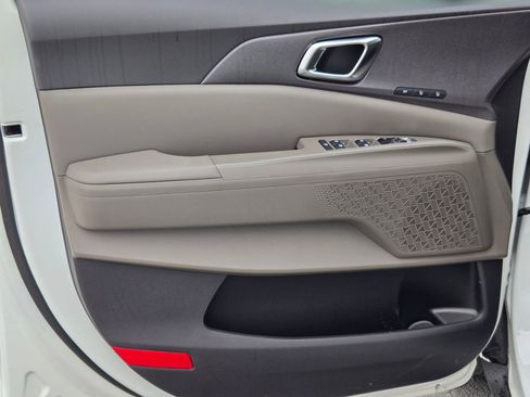 New 2026 Kia Carnival EX image 19