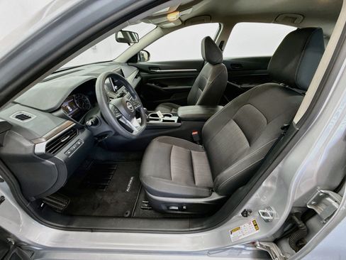 Used 2023 Nissan Altima 2.5 SV FWD image 13