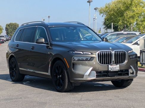 Used 2026 BMW X7 xDrive40i AWD/4WD image 3