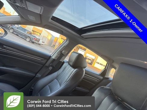 Used 2019 Honda Accord Touring image 12