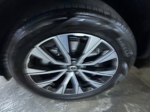 Certified 2025 Volvo XC60 B5 Plus image 8