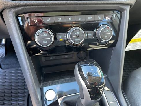 New 2024 Volkswagen Taos SE image 17