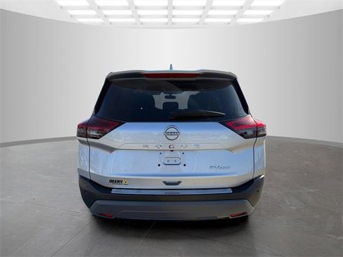 Used 2023 Nissan Rogue SV image 7