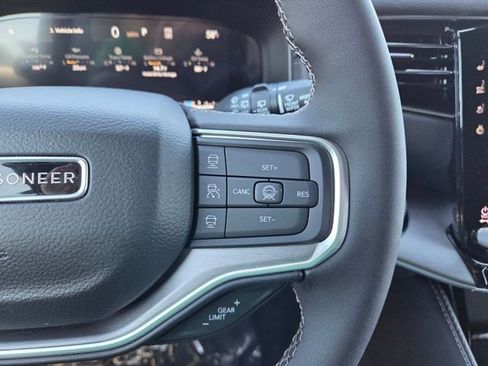 New 2026 Jeep Grand Wagoneer 4D Sport Utility w/ HD Trailer Tow Package image 32