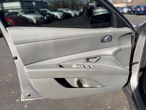 Used 2024 Hyundai Elantra SEL FWD image 9