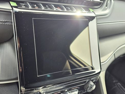 New 2025 Jeep Grand Cherokee L Laredo image 11
