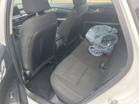 Used 2019 Kia Forte LXS image 9