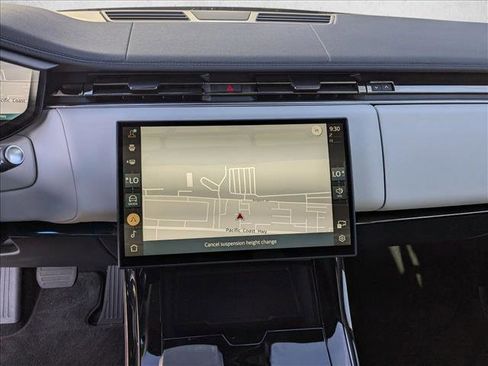 Used 2025 Land Rover Range Rover Sport SE image 15