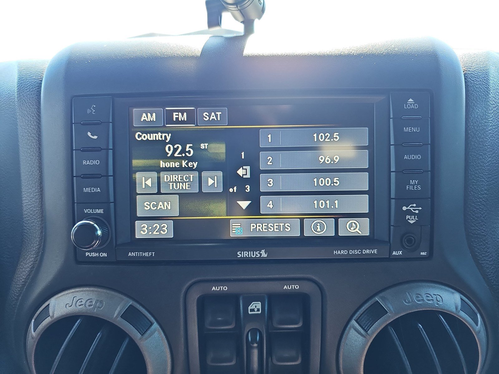 Used 2015 Jeep Wrangler Unlimited Sport AWD/4WD image 18
