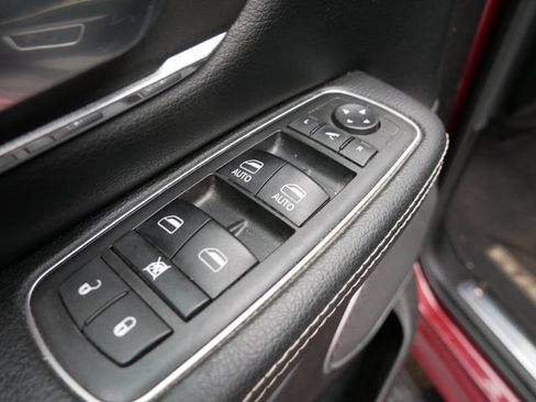 Used 2019 RAM 1500 Laramie AWD/4WD image 19