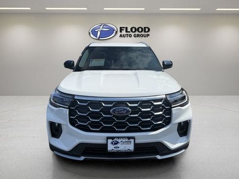 New 2026 Ford Explorer Platinum w/ LUX Leather Package AWD/4WD image 2