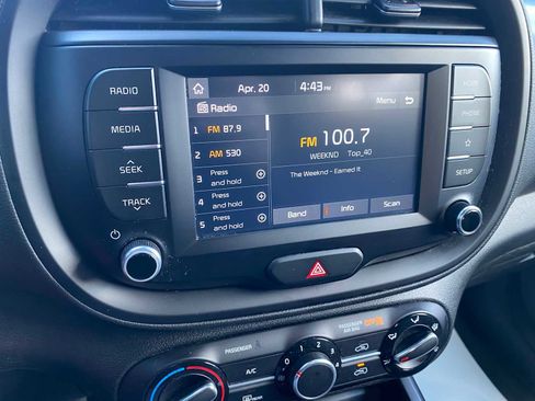 Used 2021 Kia Soul LX FWD image 17
