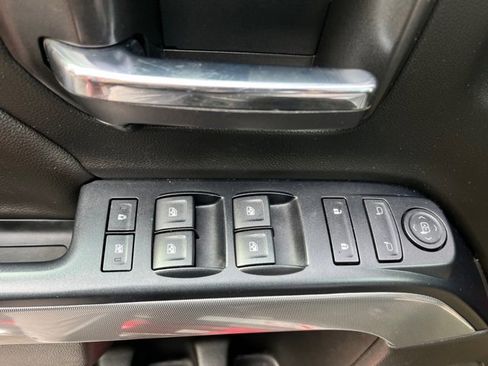 Used 2018 Chevrolet Silverado 1500 LT w/ All Star Edition image 28