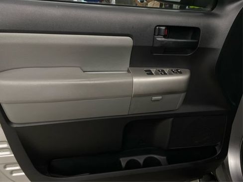 Used 2009 Toyota Sequoia SR5 AWD/4WD image 26