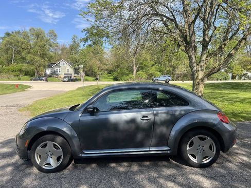Used 2012 Volkswagen Beetle 2.5 FWD image 5
