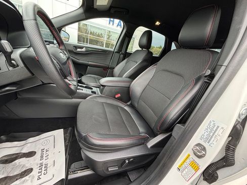 Used 2025 Ford Escape ST-Line w/ Tech Pack #1 AWD/4WD image 12